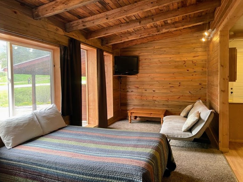 PL Pine bed + futon + living