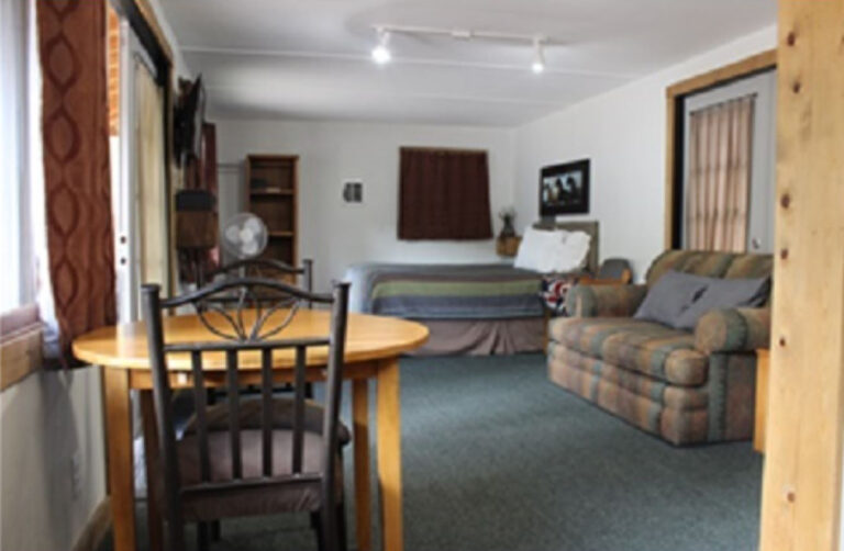 The Pine Lodge San Isabel Lodging Cabin rentals in Rocky Mountains of