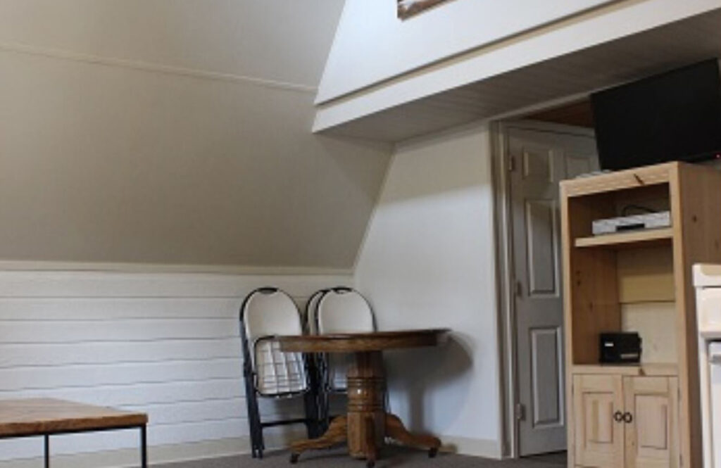 The Pine Lodge San Isabel Lodging Cabin rentals in Rocky Mountains of