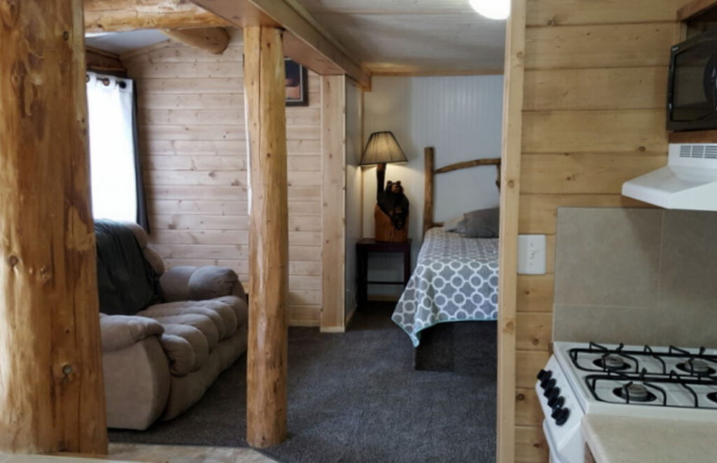 The Pine Lodge San Isabel Lodging Cabin rentals in Rocky Mountains of