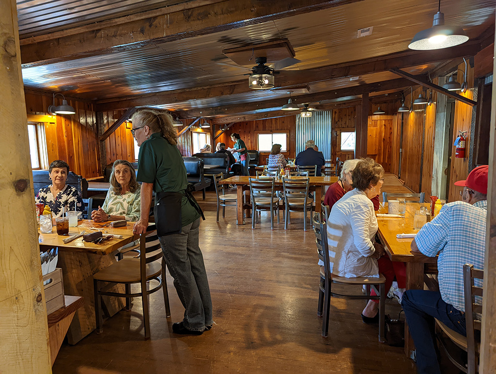San Isabel Lodging - Restaurant at Lake Isabel - Rye Colorado