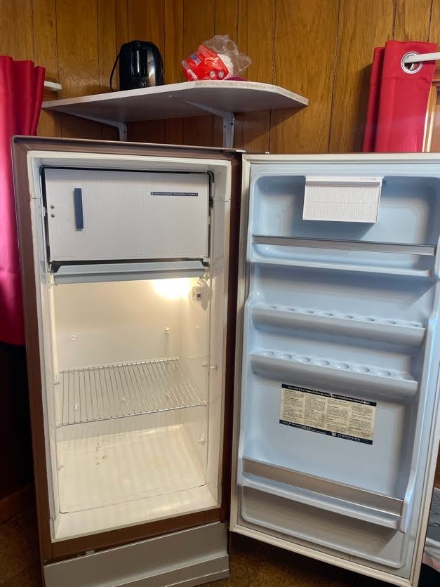 Lodge C1 refrigerator