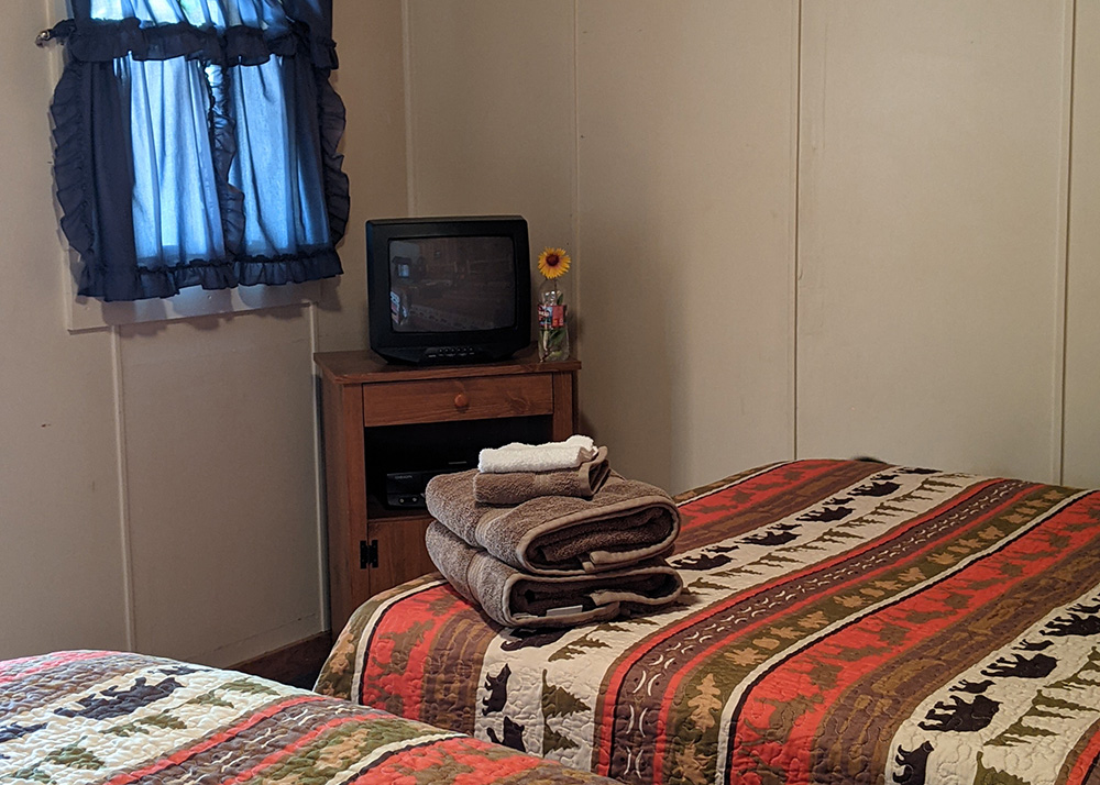 san-isabel-lodging-cabin-6-bedroom-1