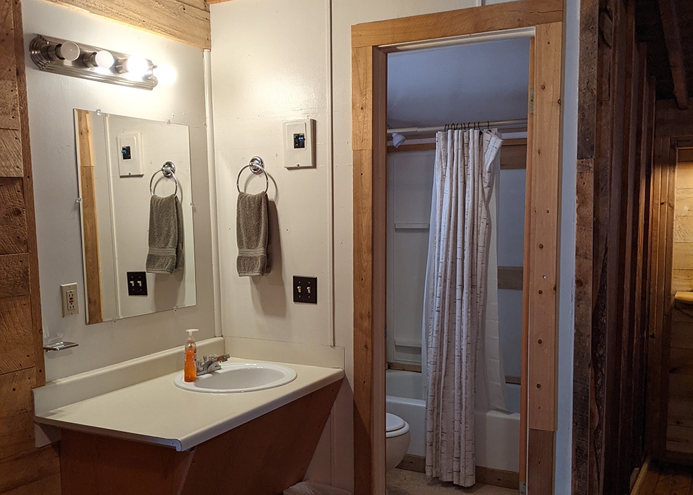 san-isabel-lodging-cabin-7-bathroom-2